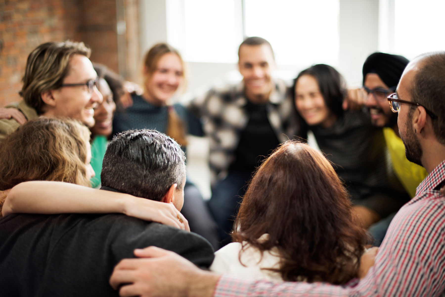 indoor-group-huddle_435366187