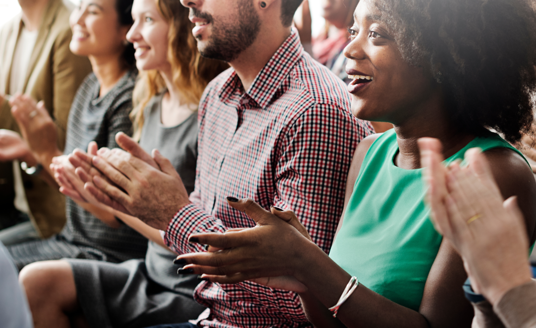 seated-people-clapping_182824513